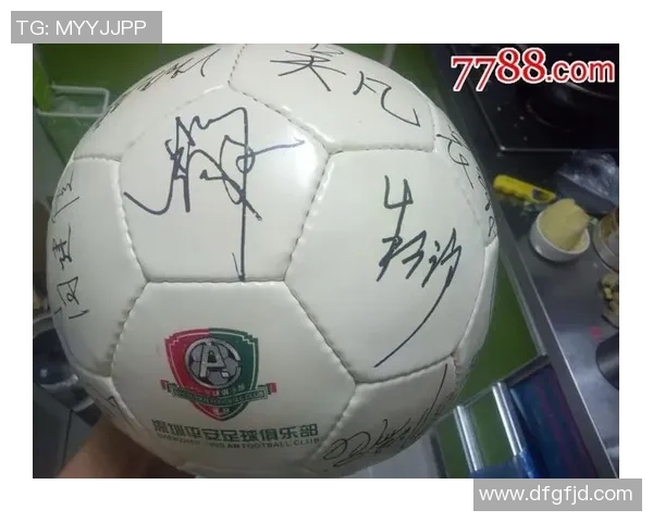 足球明星亲笔签名卡的魅力与收藏价值探秘